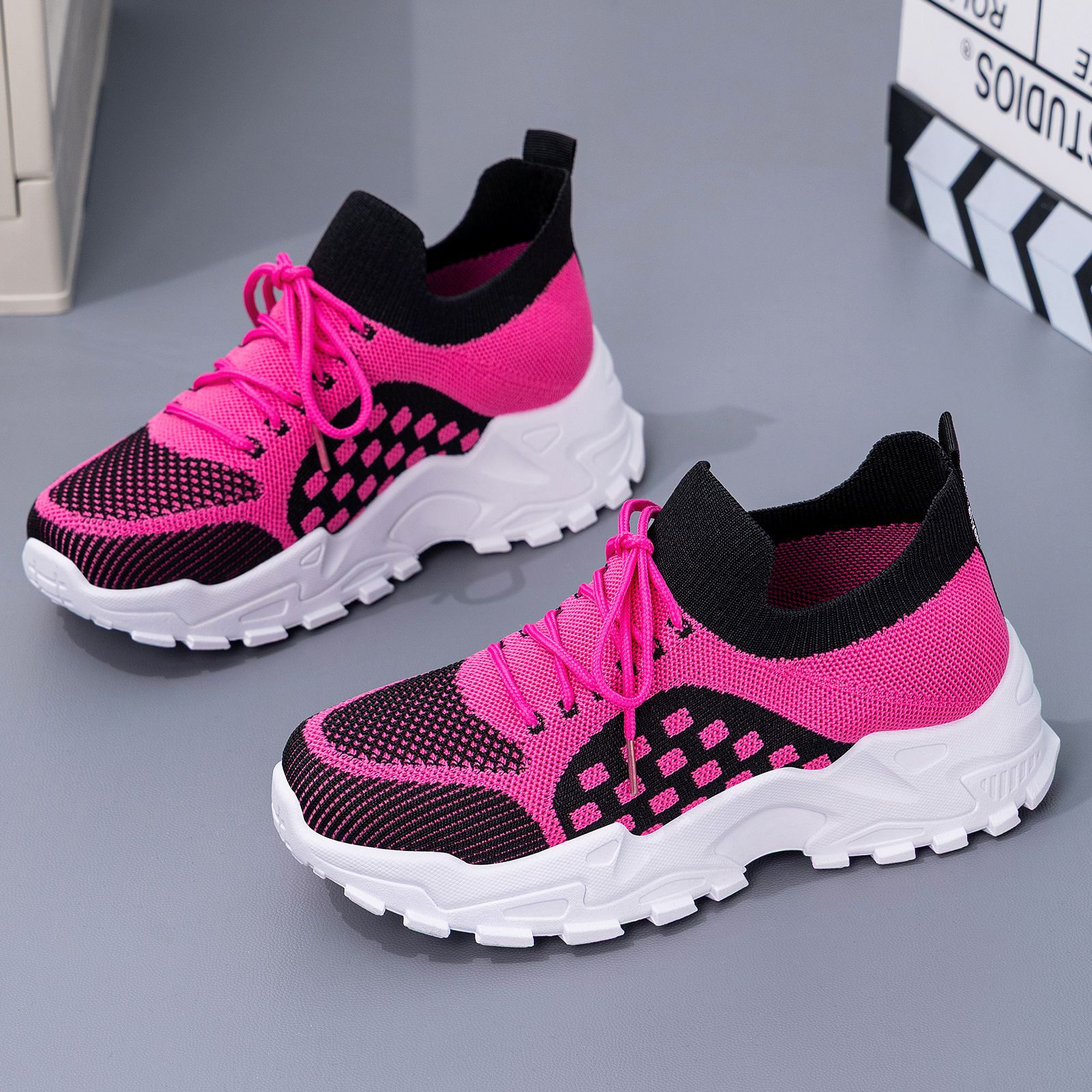 Summer new women's shoes, sports shoes, casual and versatile single shoes, cross-border consignment, breathable mesh, running thick-soled dad shoes full figure
