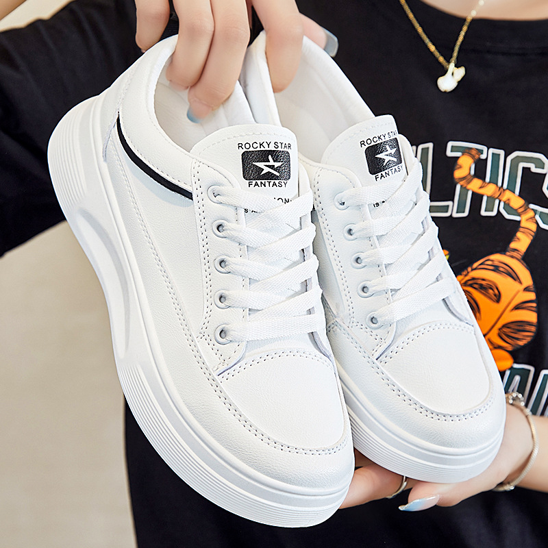Wholesale of new breathable student sneakers, Korean-style sponge shoes and casual sneakers for women in spring full figure