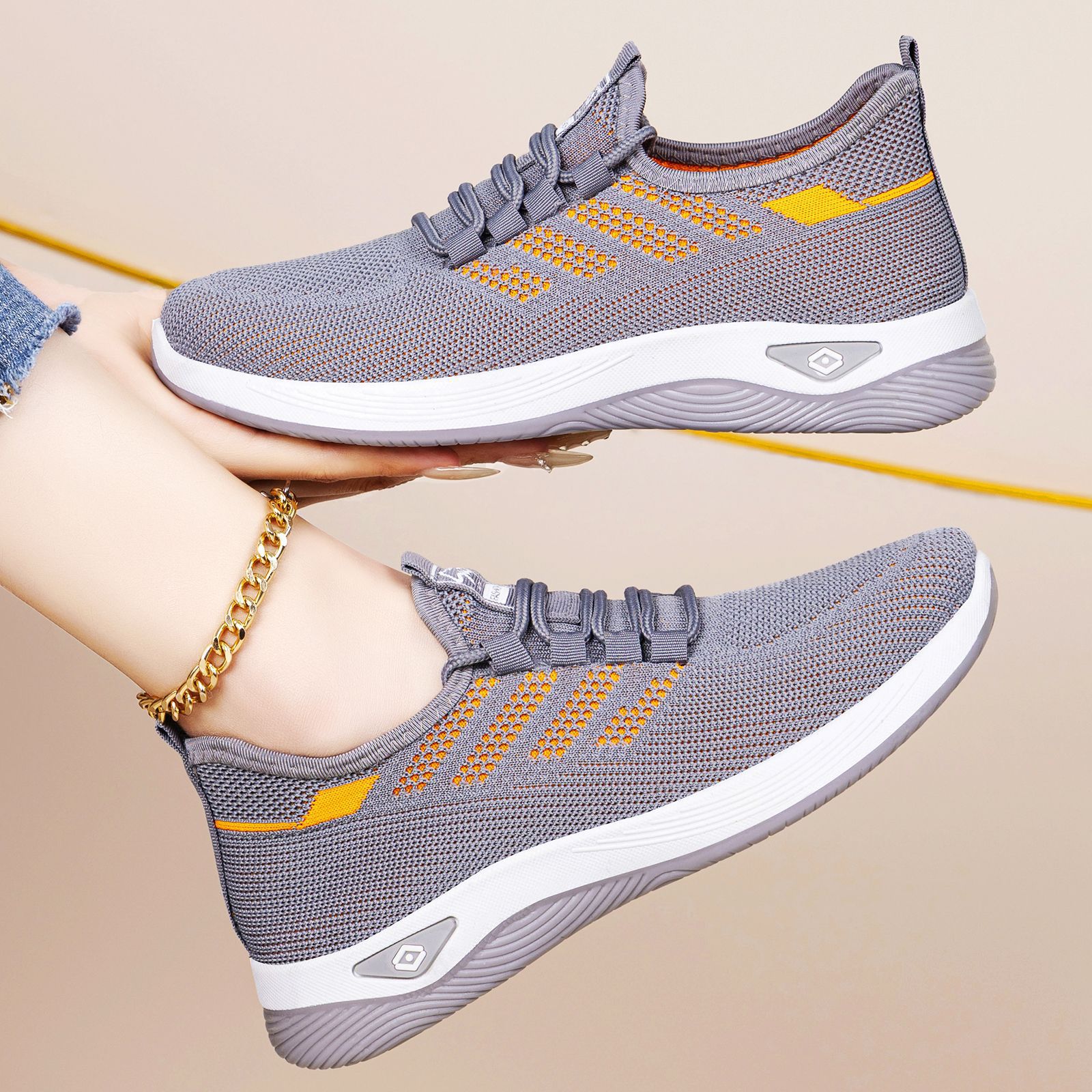 Women's casual shoes, one-piece consignment, breathable single shoes, soft-soled comfortable shoes, women's simple lace-up net shoes full figure