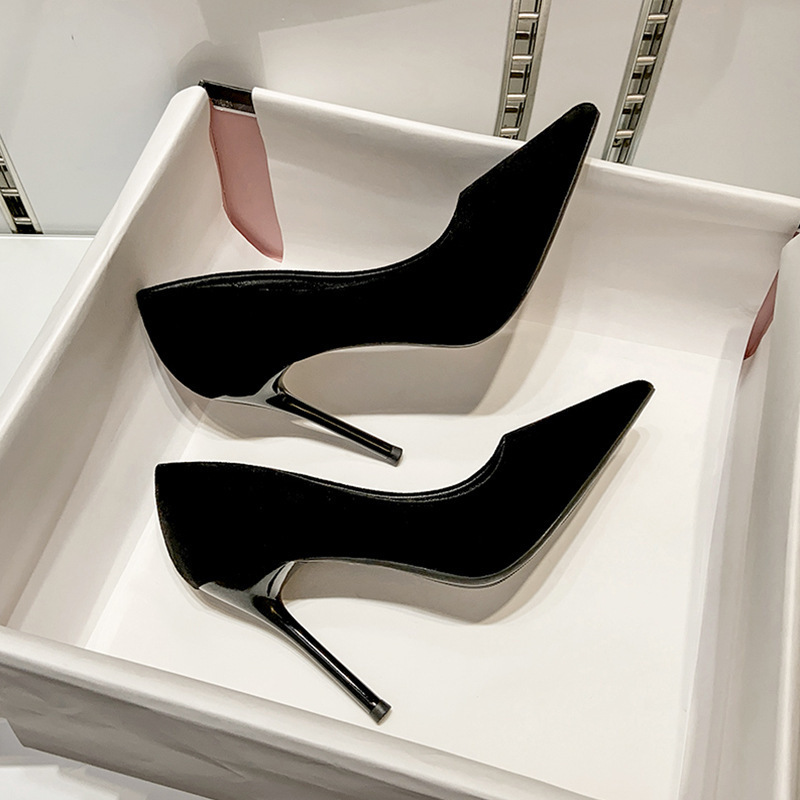 Black high-heeled women's slim heels 2024 pointed-toe spring new style etiquette single shoes for professional commuting without tiring feet work shoes full figure