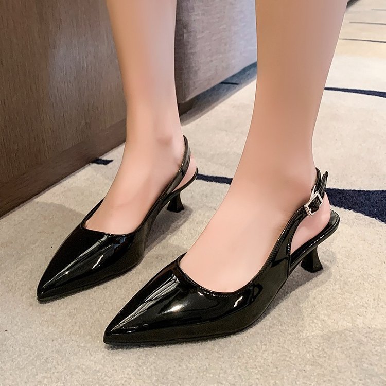 Pointed-toe, thin-heeled, flip-top sandals for the 2025 autumn collection, a stylish, button-up commuter single shoe with a shallow opening and a high heel at the back Specification drawing