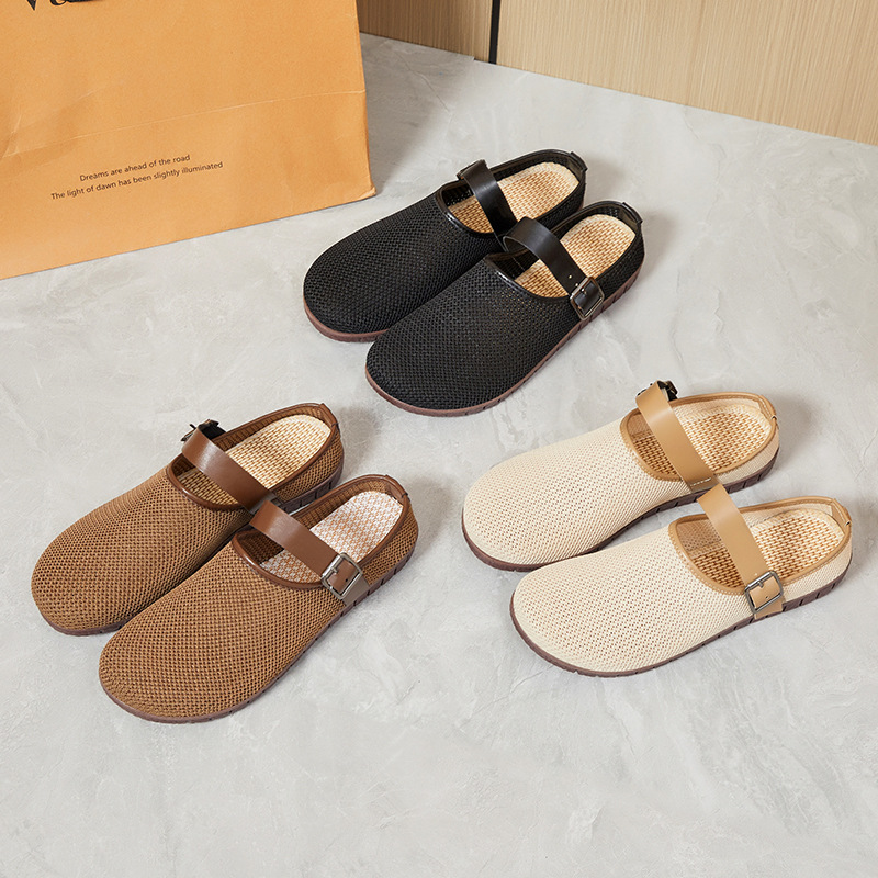 Jinshi Yuan - Women's Casual shoes processing and customization, soft-soled slippers, breathable single shoes, versatile women's shoes made of flying fabric Application Scenario