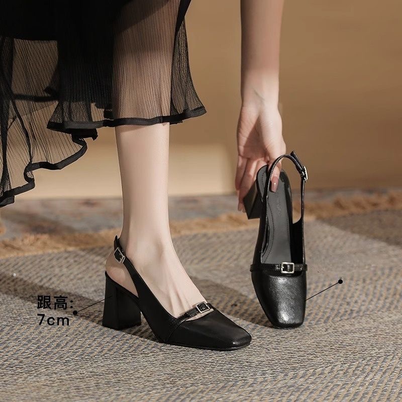 This is a new spring and summer retro, simple and casual high-heeled shoe with a unique design sense. It has a square head that can increase height and make the legs look longer Specification drawing