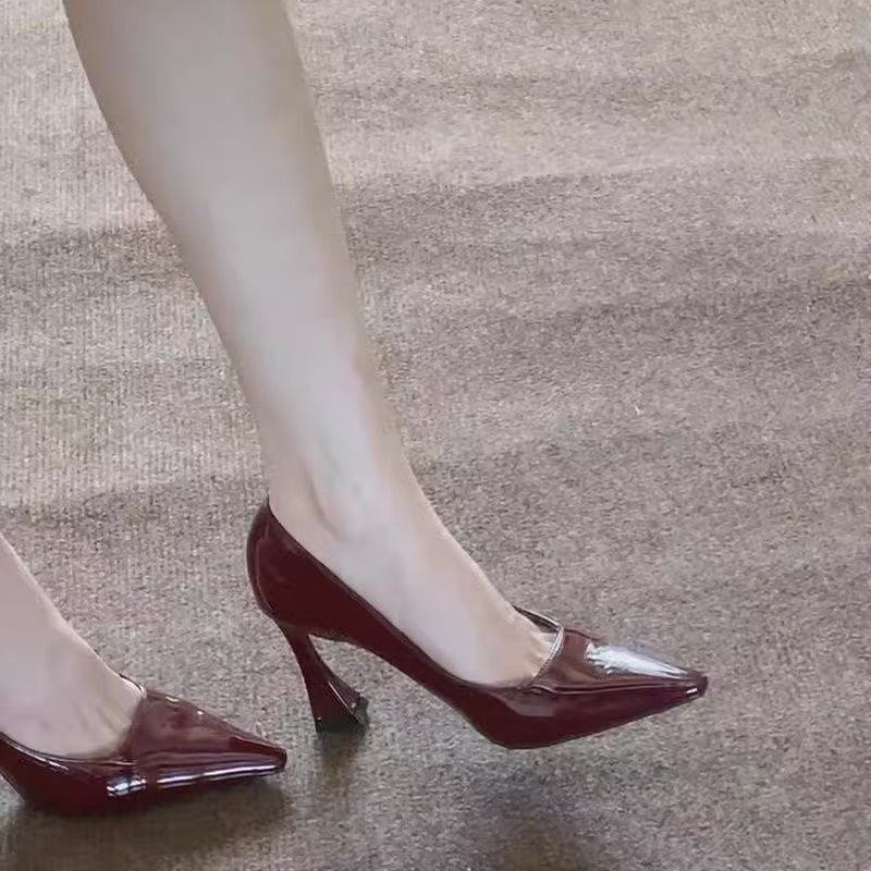 The new style of the "Horseshoe and Shallow Toe" single shoe for commuting in 2025, a spring French retro style high heel for women with a pointed toe Specification drawing