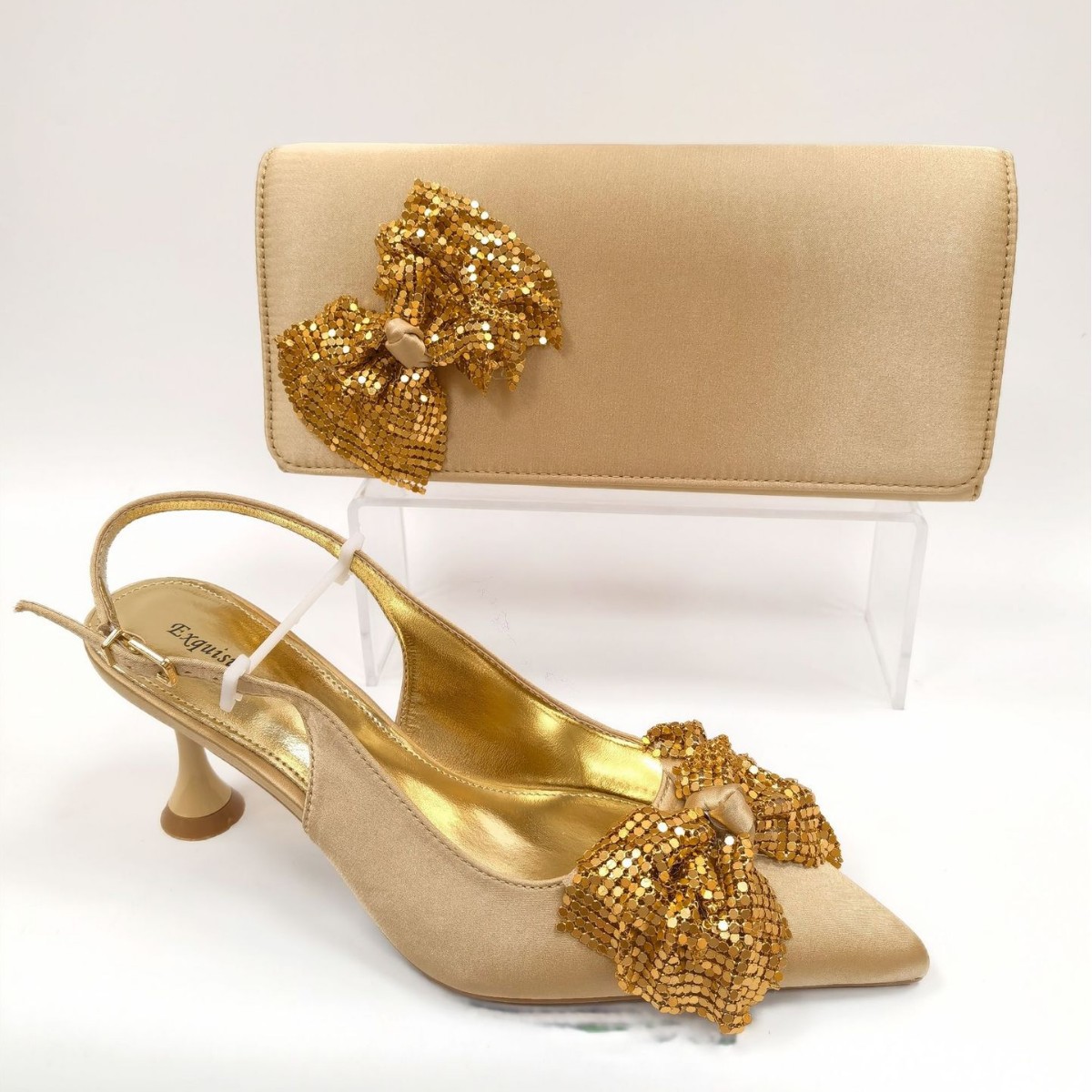 The 2025 new elegant and noble velvet high heels with metal bows, exquisite hand-held evening bag, suitable for party banquets Application Scenario