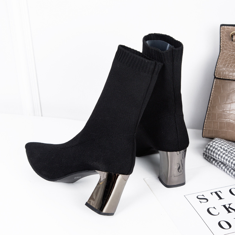 One-line black warm boots for women, comfortable and fashionable pointed-toe high heels, casual chunk-heeled single shoes for women Application Scenario