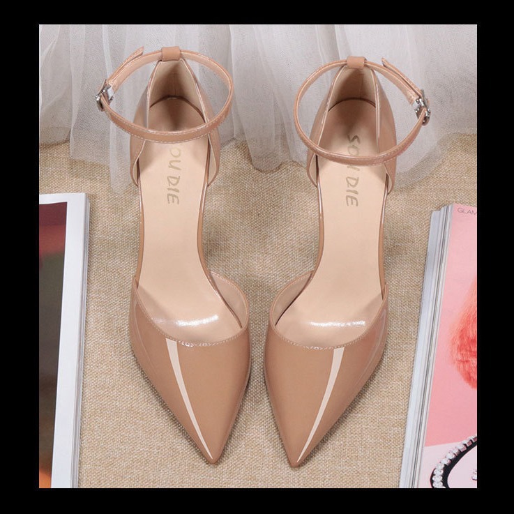 The 2024 new pointed-toe, low-cut high-heeled shoes for women with a unique European and American style, featuring a stunning and sophisticated look for a mature woman details Picture