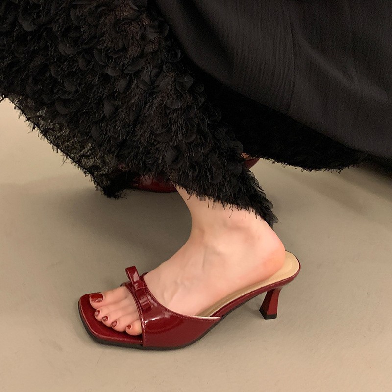 French high-heeled slippers for women 2025 new style summer outerwear, square-toed thin-heeled one-shoulder bow sandals, versatile and elegant full figure