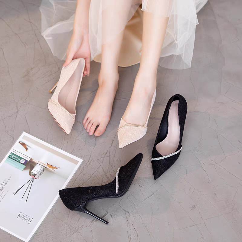 French Chanel-style high heels for women, Spring and Autumn 2024 collection, pointed-toe, thin-heel, rhinestone design, high-end fashion single shoes details Picture