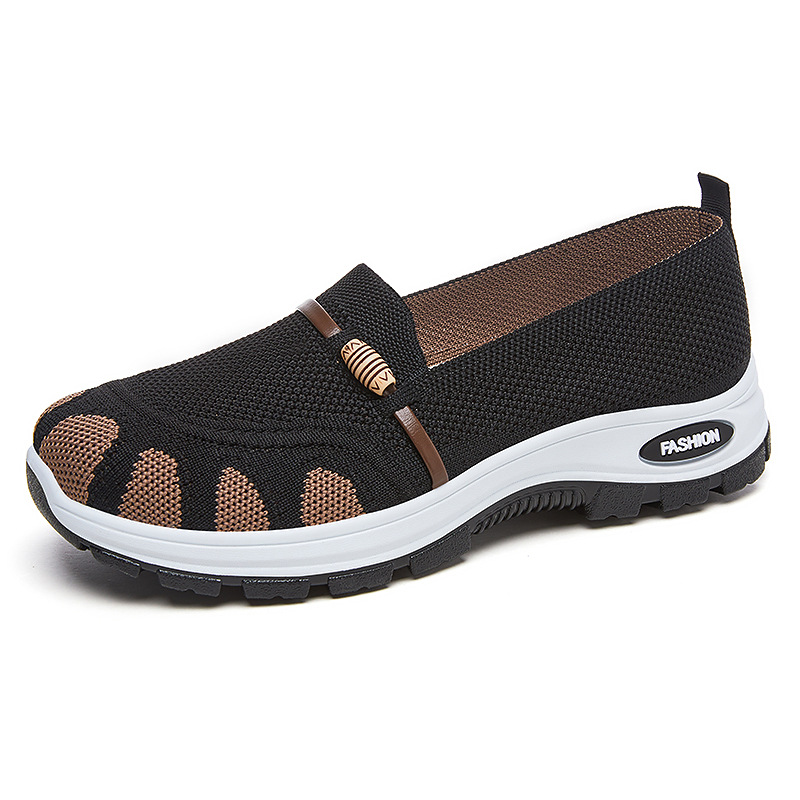 The new summer women's shoes with soft soles are not tiring to the feet. They are casual single shoes for mom. Women can wear soft soles and breathable cloth shoes with one foot Item Picture