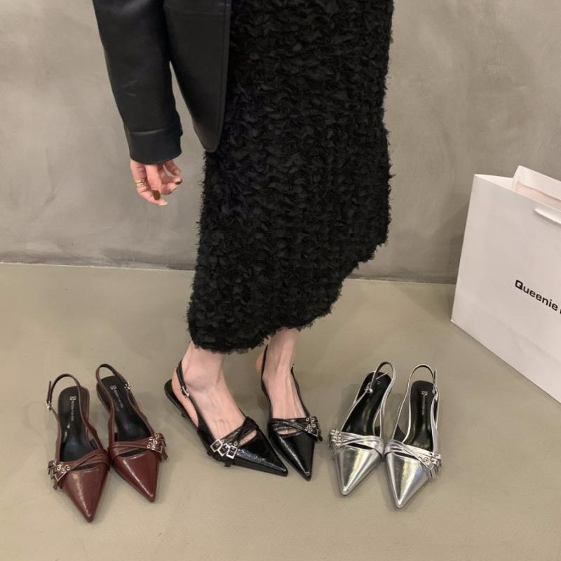 Niche high heels, red flip-flops, fairy shoes, 2024 new spring/Summer black French pointed-toe single shoes full figure
