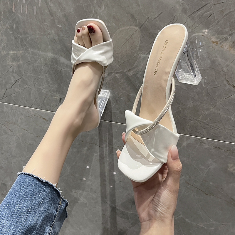 French transparent high-heeled flip-flops for women's outerwear in summer 2024, versatile open-toe, thick-heeled crystal slippers full figure