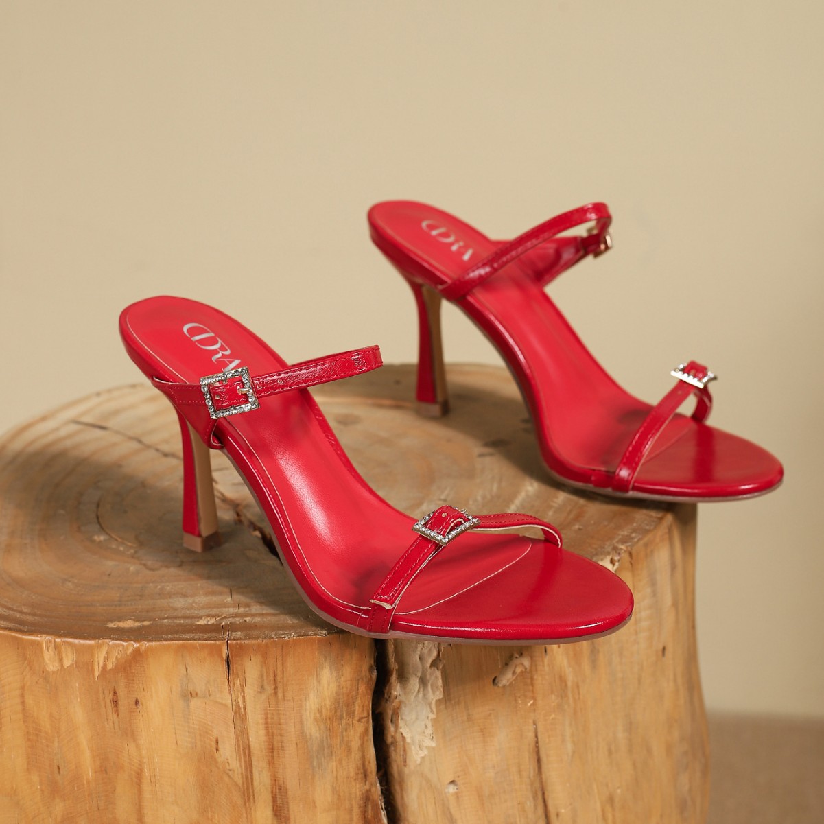 In stock of the new 2025 foreign trade style, simple and slimming, slender, toe-exposing, one-shoulder buckle high-heeled sandals for women in summer full figure