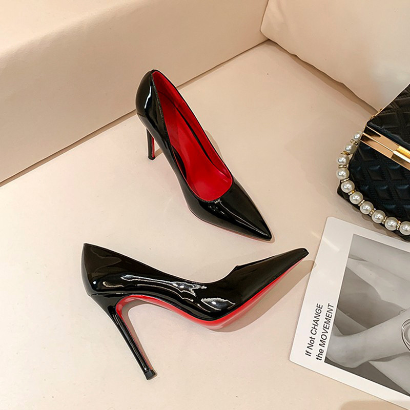 Red sole, black high heels, women's slender heels, sexy night club 2023 Spring and Autumn new bed patent leather pure sensual style single shoe Application Scenario