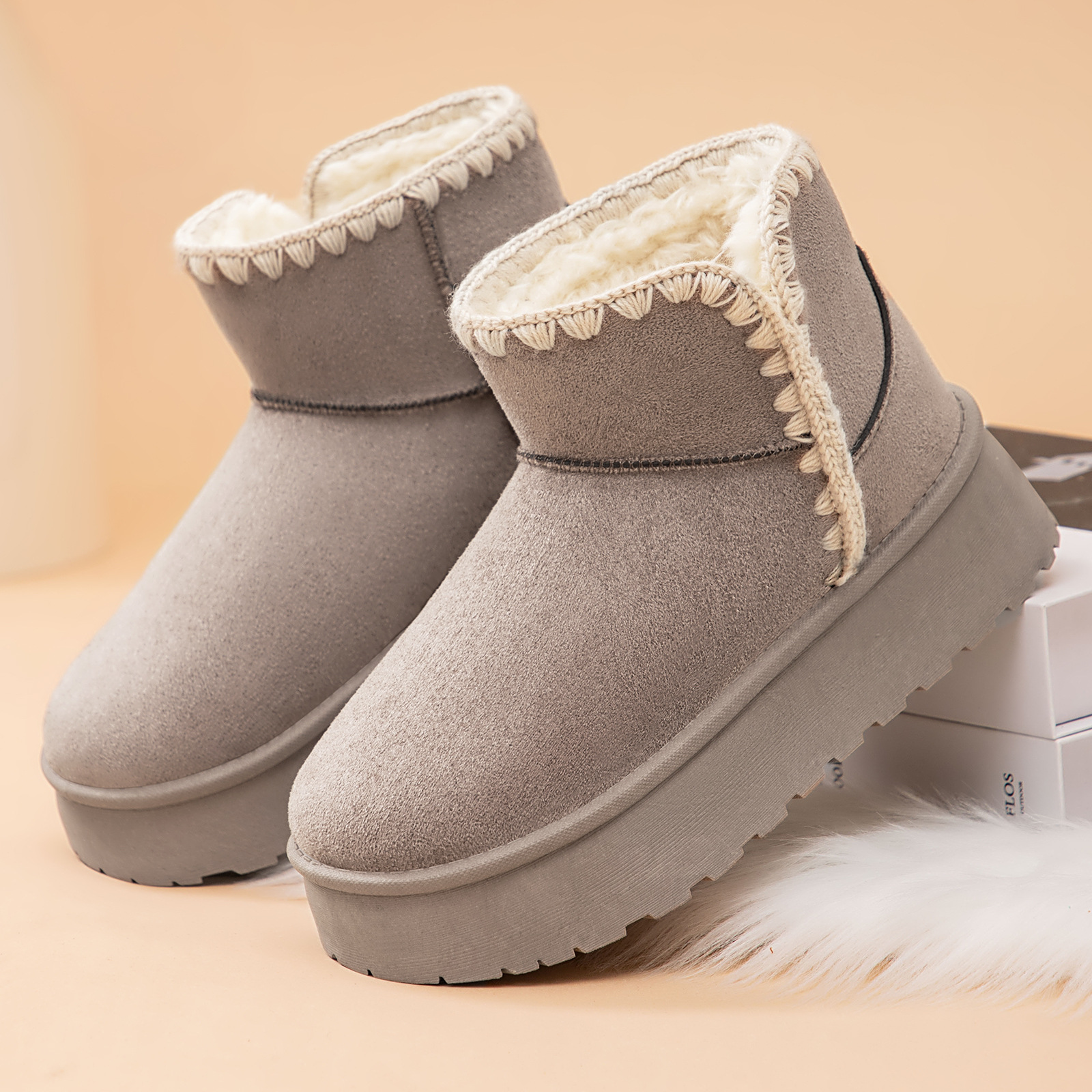 Women's snow boots, cross-border TEMU, cotton shoes, fleece and thickened cotton boots, mid-calf boots for one foot, thick-soled women's boots details Picture