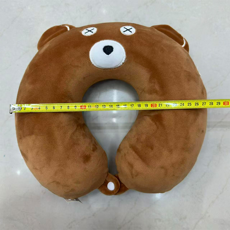 Animal bear cartoon anime peripheral latex neck pillow, cute cartoon U-shaped travel car, high-speed rail, plane, travel and tourism pillow, nap memory foam, plain neck protection pillow, rebound velvet cubic memory foam U-shaped pillow Application Scenario