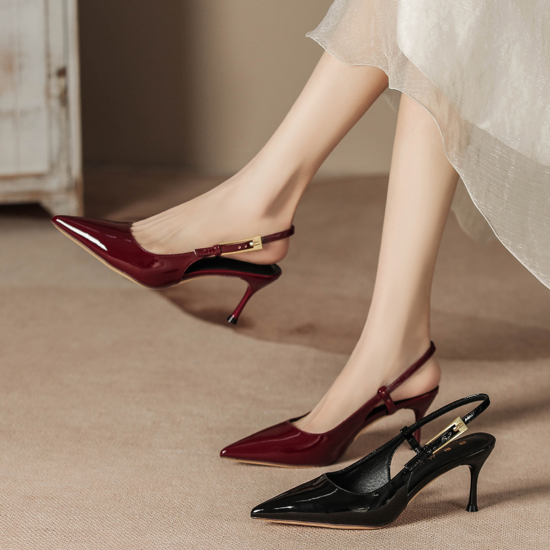 High-heeled women's 2025 new style metal thin-heeled pointed-toe one-shoulder strap seductive red patent leather flip-flops Specification drawing