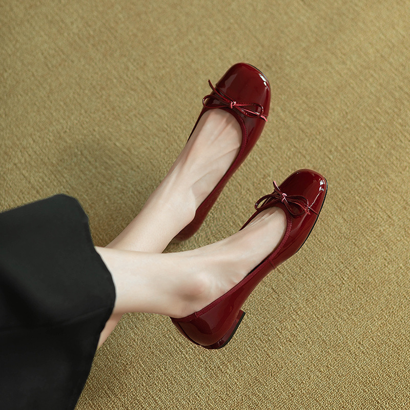 Retro bow, square toe, shallow mouth, flat, low-heeled single shoe for women, Spring and Autumn 2025 new style patent leather women's shoes wedding shoes details Picture