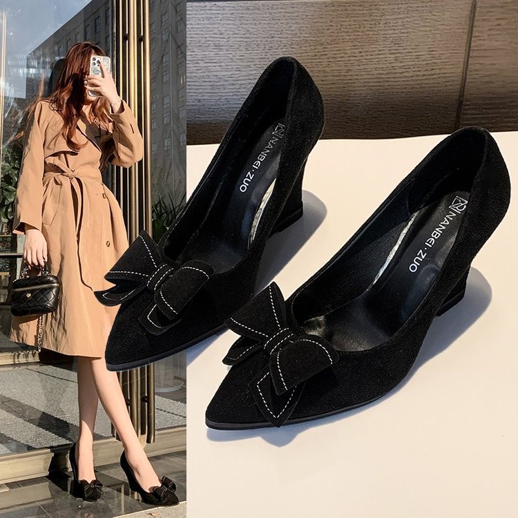 New Korean version bow thick-soled wedge heel pointed-toe shallow-mouth women's single shoes for Spring and autumn 2025 full figure
