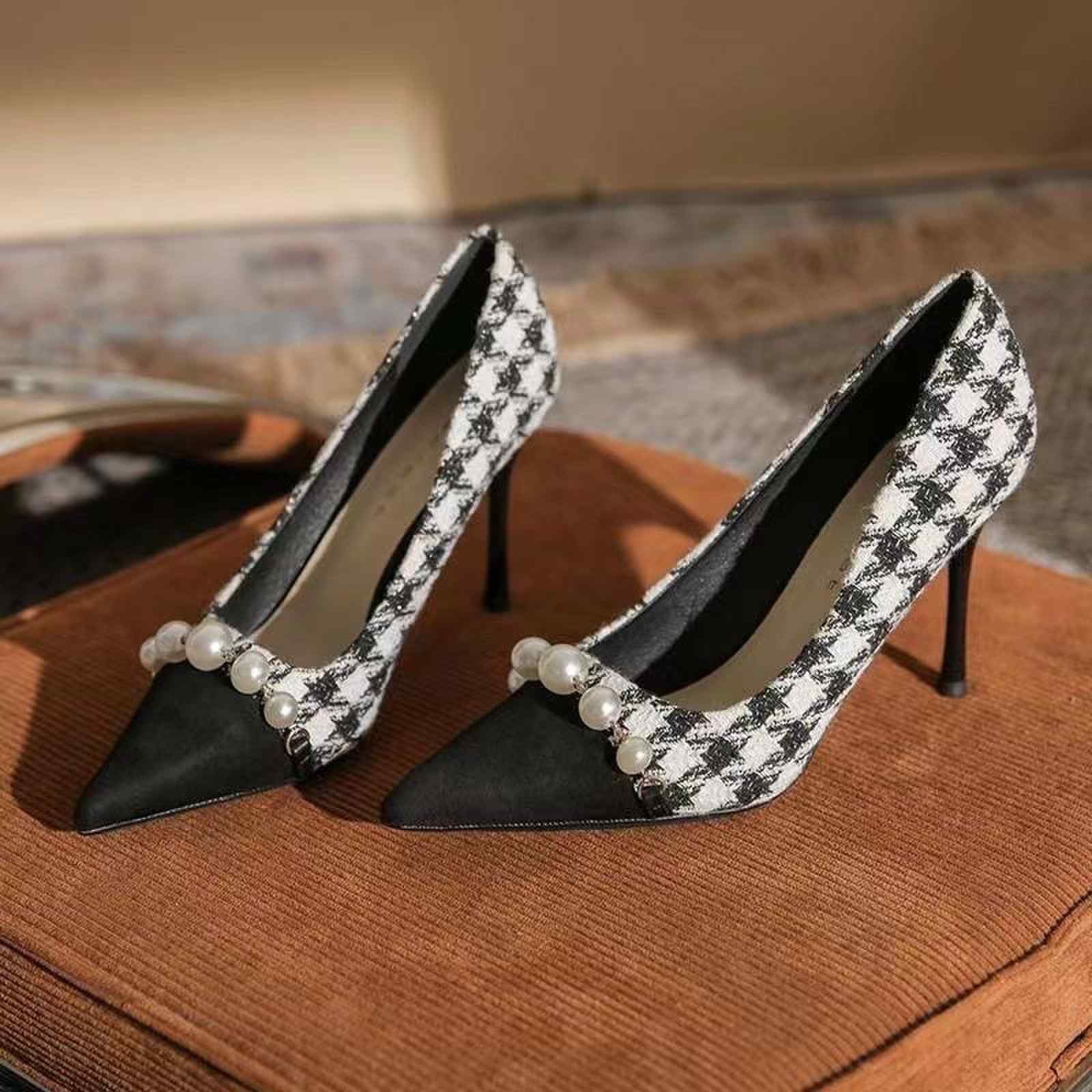 The 2023 new Chanel style slim heel bestseller, French checkered high heels, color-matching and versatile pearl single shoes for women's autumn and winter Application Scenario