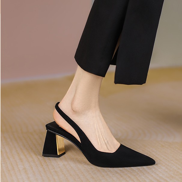 2025 Summer New sexy, fashionable and versatile pointed-toe chunk-heeled sandals with side open cuffs, high-heeled sandals for women's export full figure