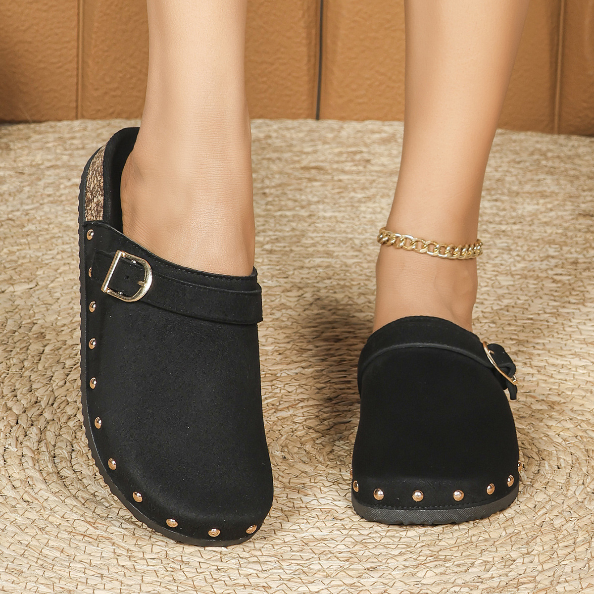 Classic black rivet toe Burken shoes, comfortable for both home and outdoor wear, anti-slip French casual women's shoes with cork drag Application Scenario