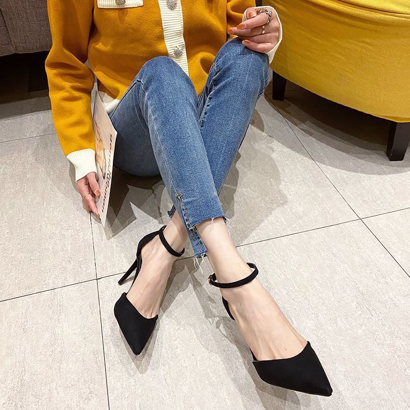 Slim single shoes, French lace-up high heels for women in the summer of 2025, pure desire for a headband sandal fashion, one-shoulder buckle sandal full figure