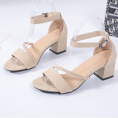 Cross-border 2024 new foreign trade European and American style large-sized solid color round-toed fashionable one-shoulder buckle women's high-heeled sandals Application Scenario