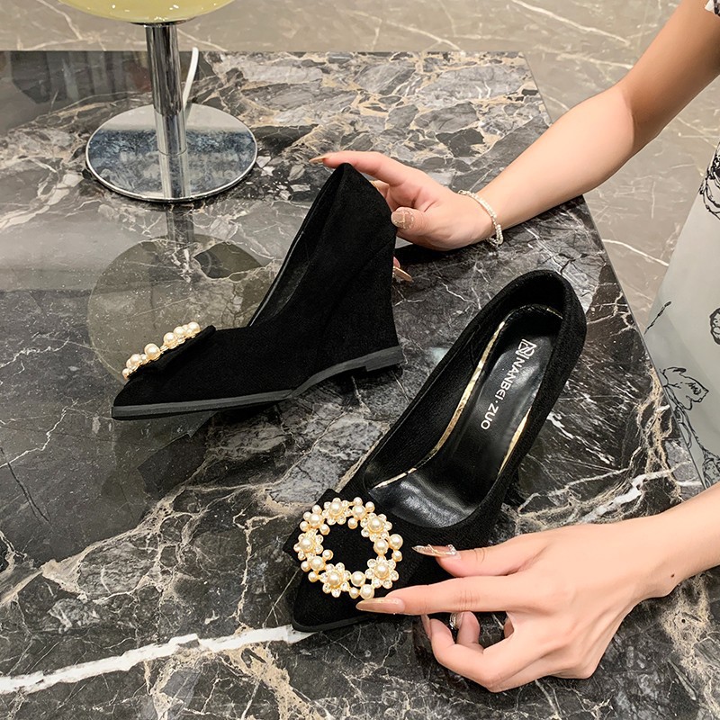 Large-sized slope single-heel women's 2025 Spring and autumn new pearl black pointed high heels women's suede fashionable women's shoes Specification drawing