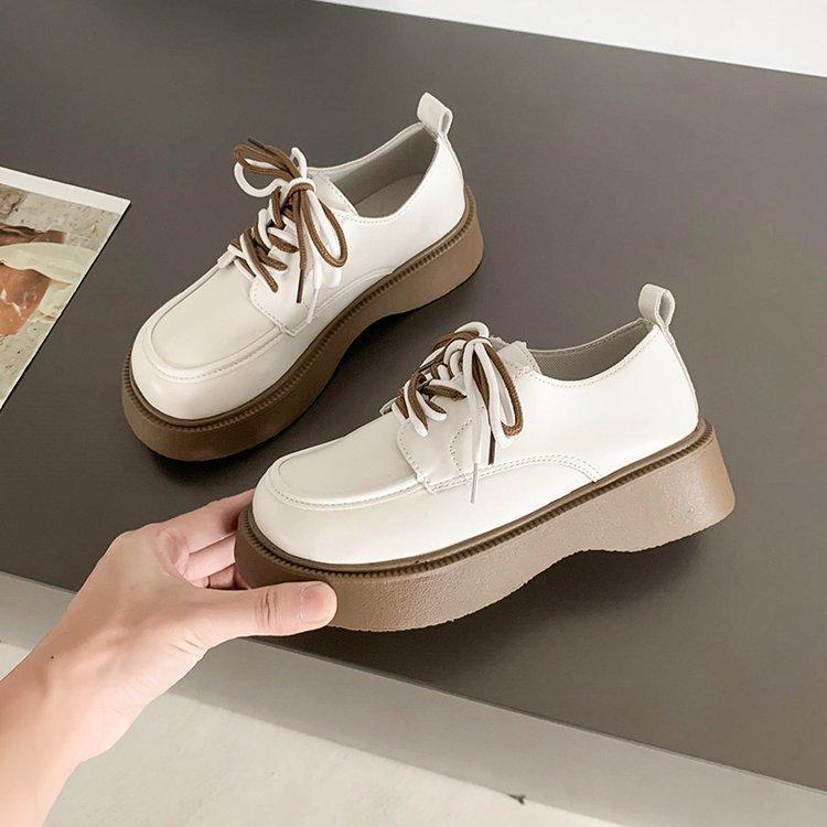 Foreign trade loafers 2025 Spring New style Retro two-color lace-patterned thick-soled Marie Jean small leather shoes for women Application Scenario