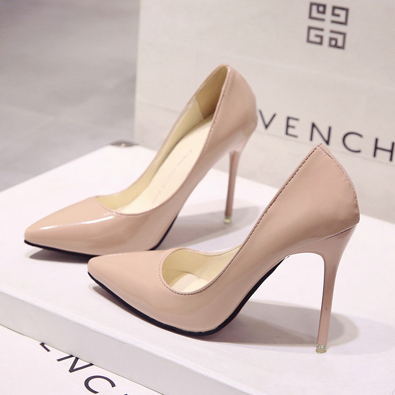 European station: Nude stiled-up high heels, pointed black work single shoes, women's patent leather blue plus-size shoes, red wedding shoes Specification drawing