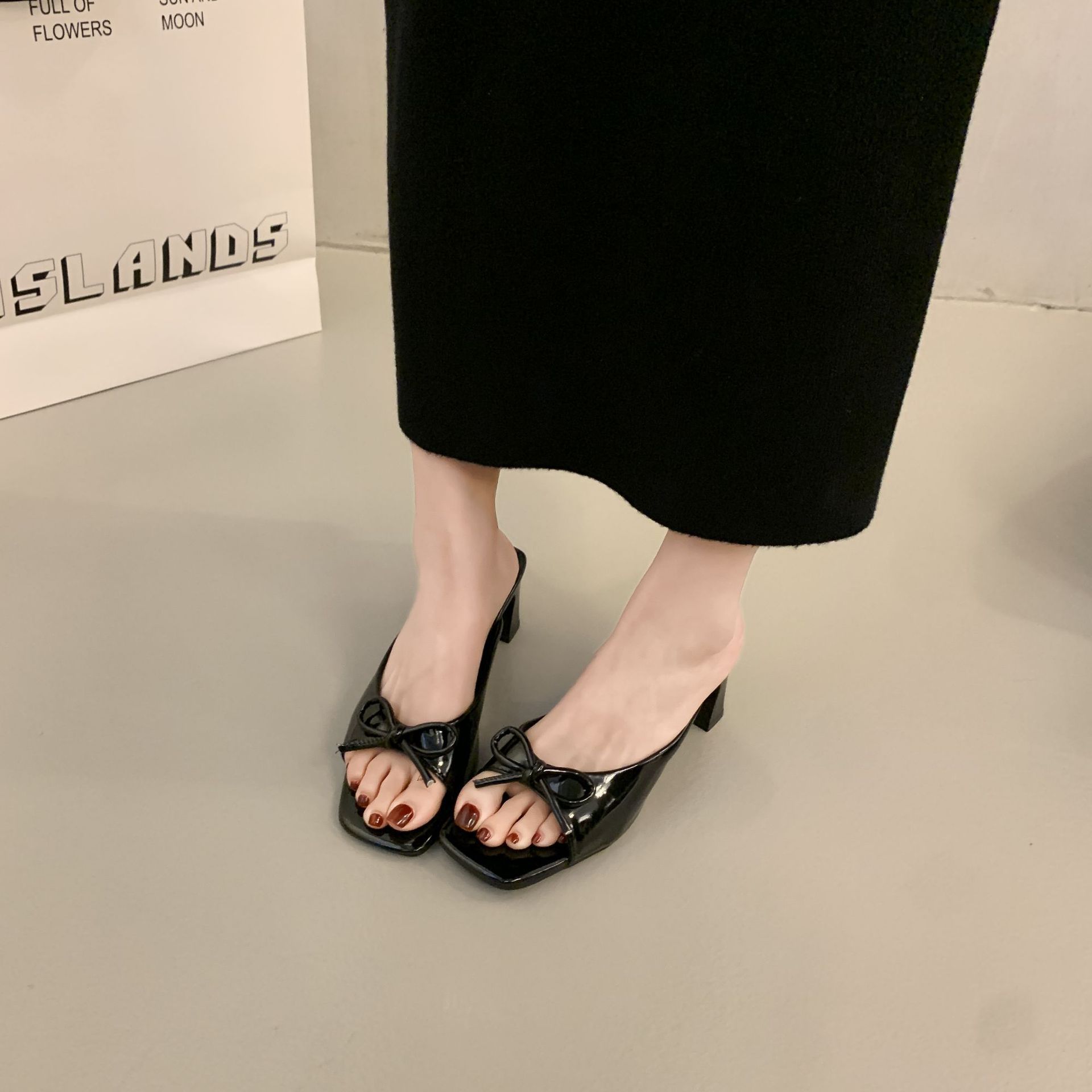 French bow thick-heeled flip-flops for women to wear outside, 2025 new summer cross-border large-sized fish-mouth open-toe high heels Specification drawing