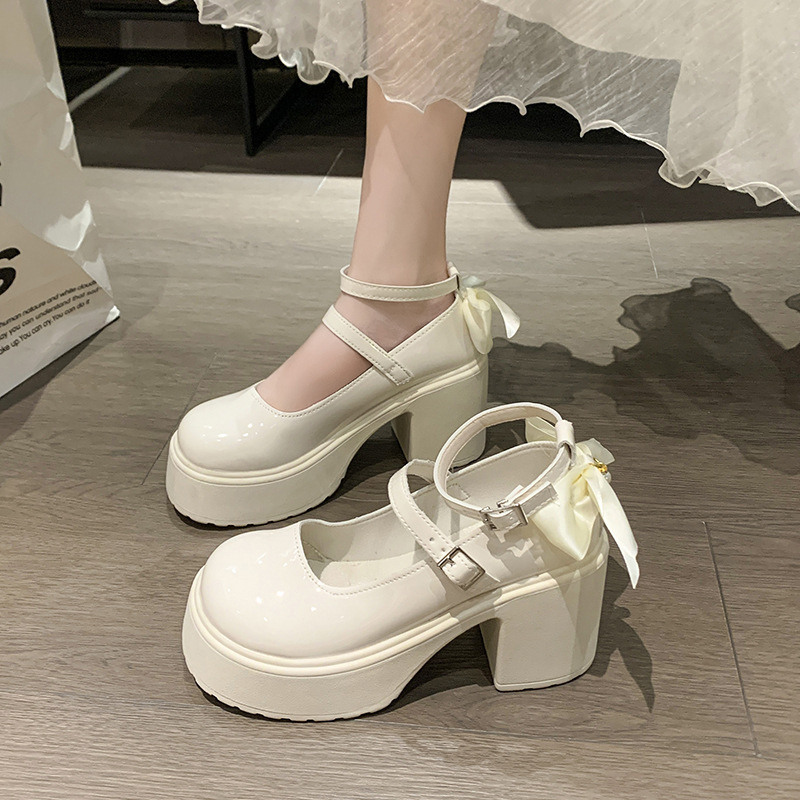 The new summer 2025 collection of sweet bow Mary Jane's versatile, elegant, comfortable and fashionable shallow-mouthed chunk-heeled leather shoes full figure