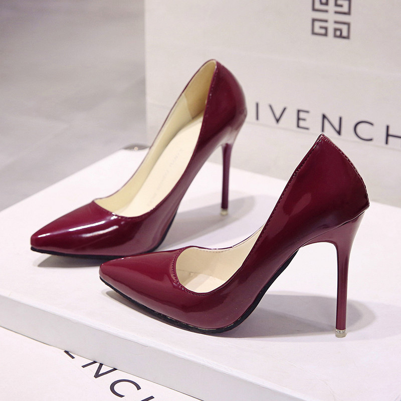 European station: Nude stiled-up high heels, pointed black work single shoes, women's patent leather blue plus-size shoes, red wedding shoes Application Scenario