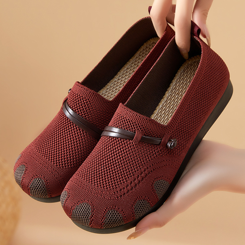 New spring casual women's shoes with flat, shallow toe, one-step mom shoes, breathable and soft soles, not tiring to the feet Application Scenario
