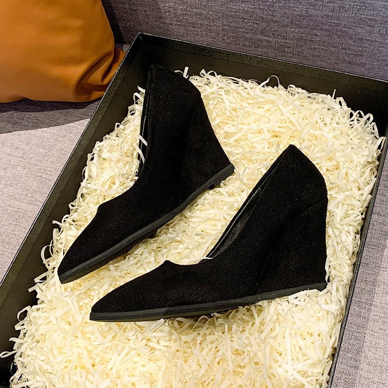 Large-sized pointed-toe single shoes for women in the spring and autumn of 2025, Korean style, simple and elegant single shoes for professional work details Picture