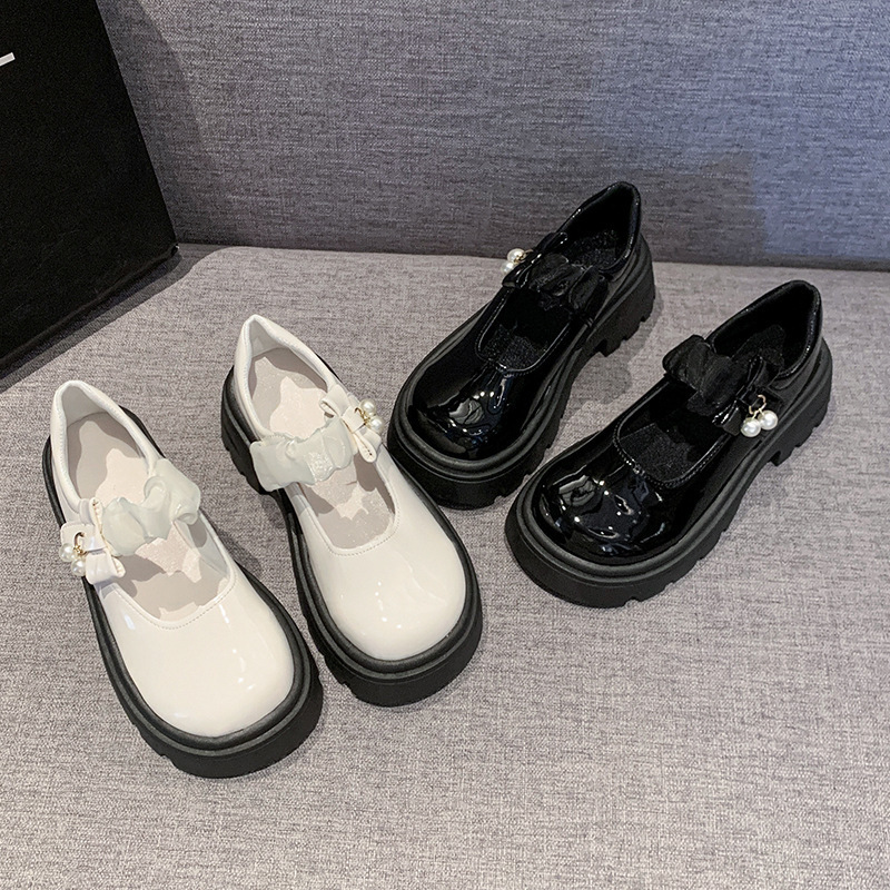 Black French thick-soled Mary Jane small leather shoes for women 2025 new spring, paired with skirts, round-toe pearl chunk-heeled single shoes Application Scenario