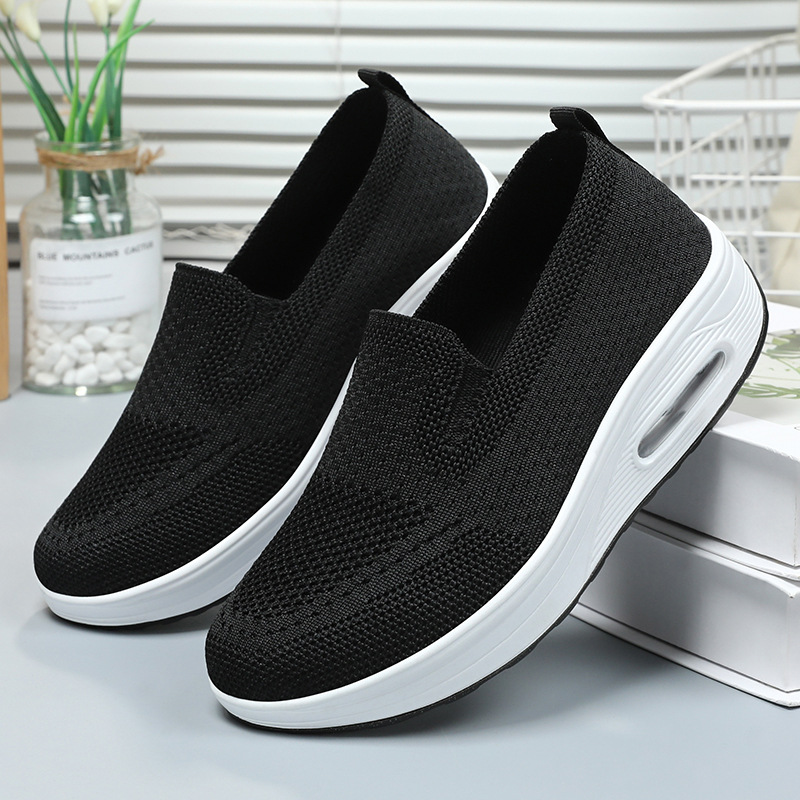 Jinshi Yuan - Women's Casual shoes Processing and customization - One-step mom shoes, Breathable, fly-woven, shock-absorbing, air-cushioned single shoes Application Scenario