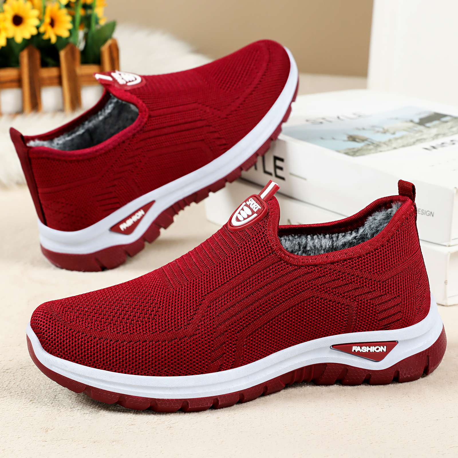 Versatile women's shoes, cross-border large-sized cotton shoes, one-foot cotton boots, fleece thickened women's ankle boots, cold-proof and warm women's boots full figure