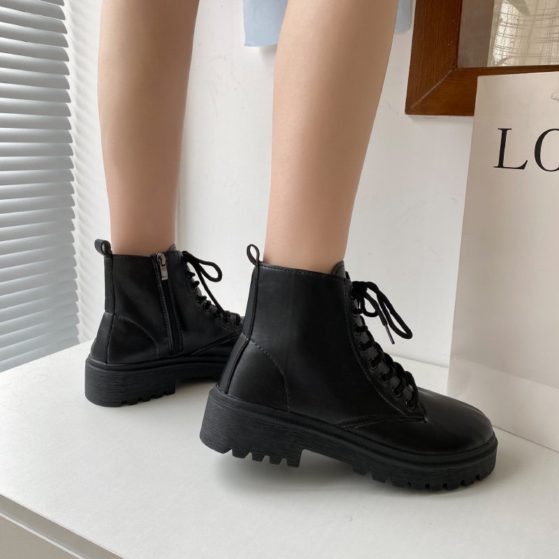 The new black and stylish Dr. Martens boots for women with thick soles and short boots in the autumn of 2024 Application Scenario