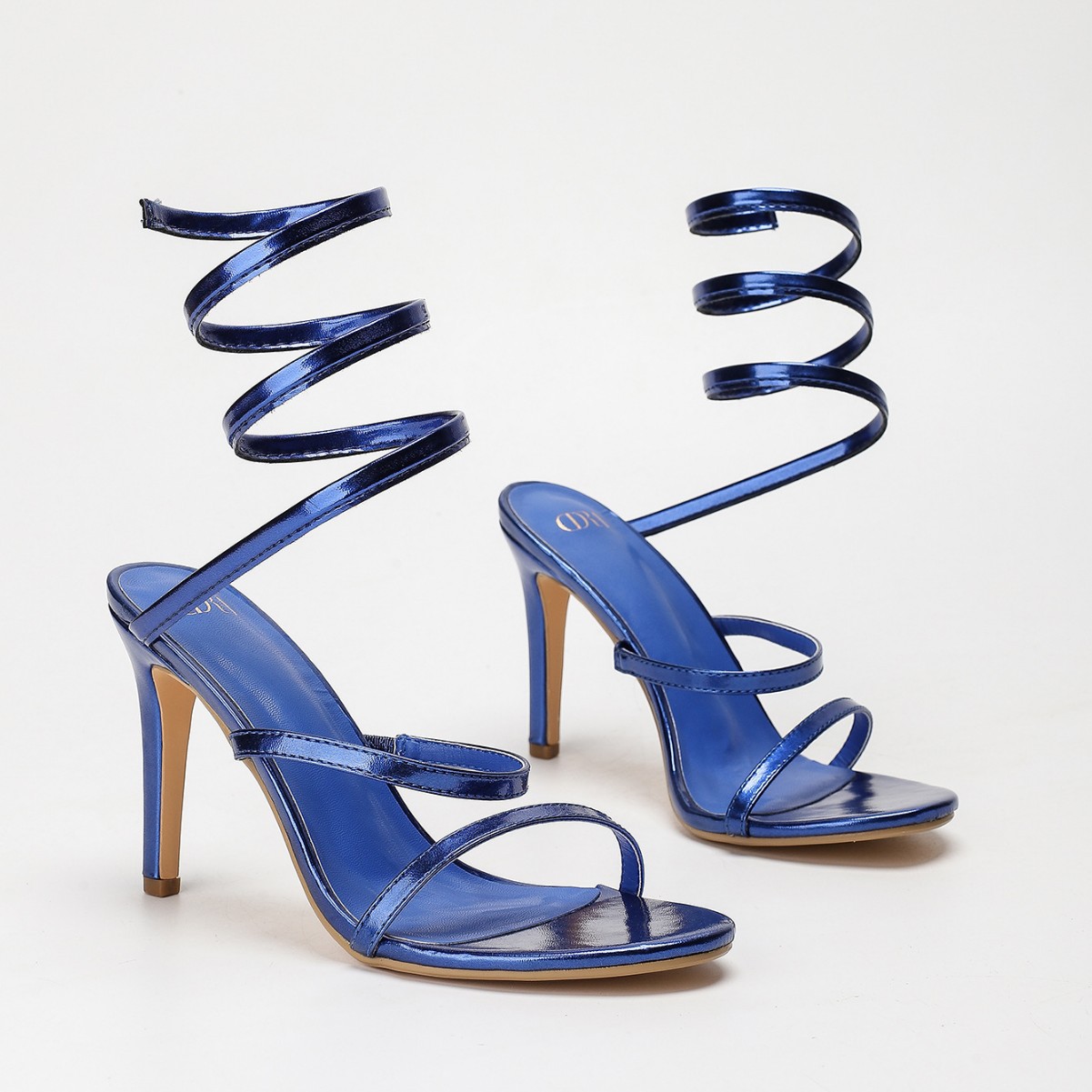2025 internet-famous bestsellers: French snake-shaped winding high-heeled sandals, fairy-like slanted strap thin-heeled crystal shoes, one-piece consignment Item Picture