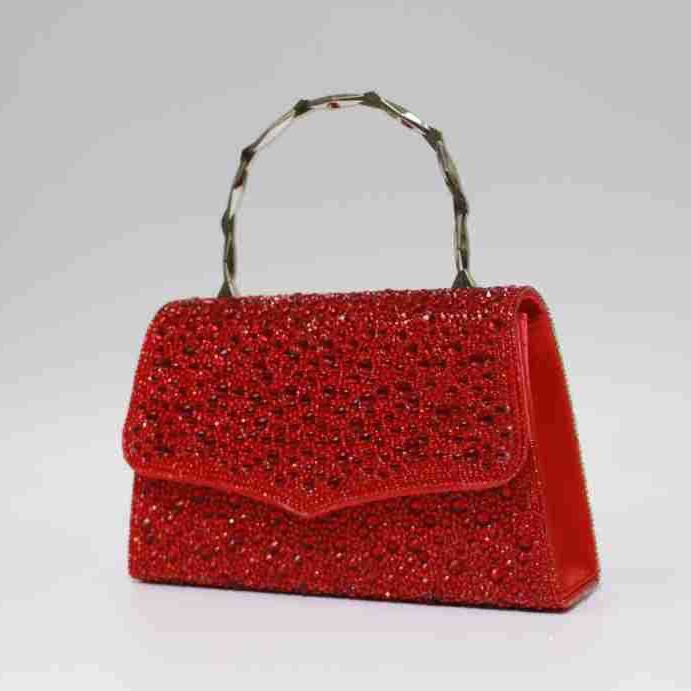 Amazon's new stylish large-capacity rhindiamond handbag for women, a hand-held bag for banquets, a trendy single-shoulder bag for street style, and a woman Application Scenario