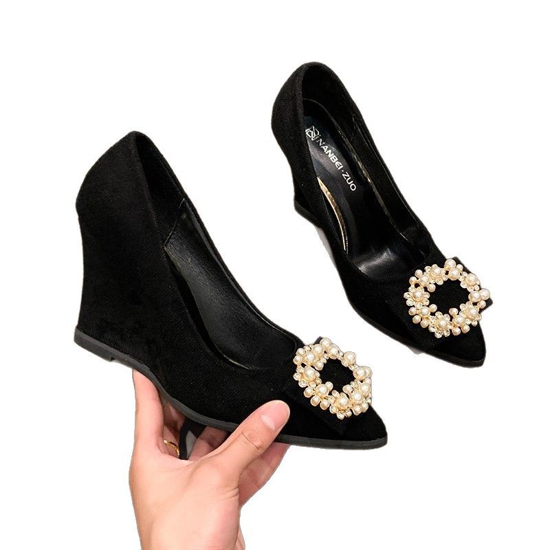 Large-sized slope single-heel women's 2025 Spring and autumn new pearl black pointed high heels women's suede fashionable women's shoes Item Picture