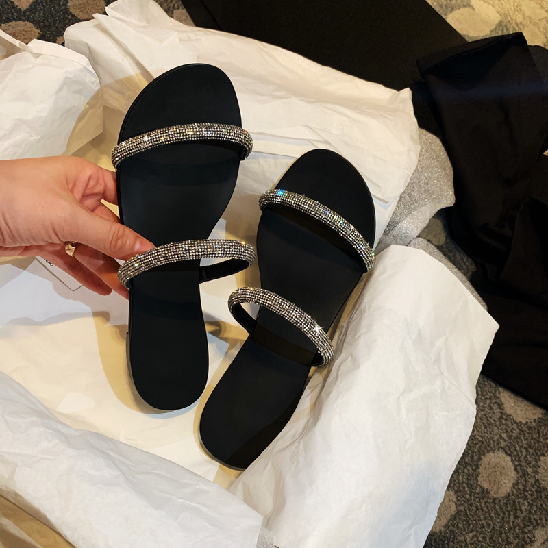 The 2023 summer new fairy-like style one-piece flat, diamond-encrusted flip-flops are perfect for outerwear full figure
