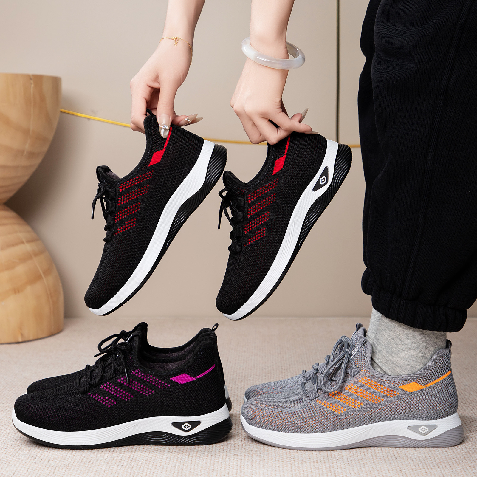 Women's cotton shoes, cross-border TEMU, fleece and thickened women's boots, outdoor sports cotton shoes, versatile flying woven short boots Application Scenario
