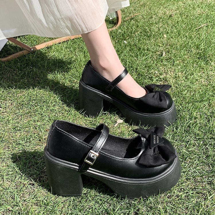 Thick-soled British white retro thick-soled small leather shoes for women's spring and autumn dress 2025 new style Mary Jane shallow opening single shoes Application Scenario