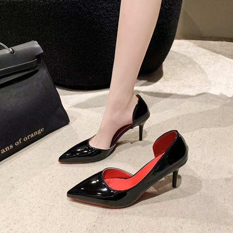 The new nude sexy side hollow high heels, patent leather single shoes, professional pointed toe, red sole, elegant 2025 new high heels Specification drawing