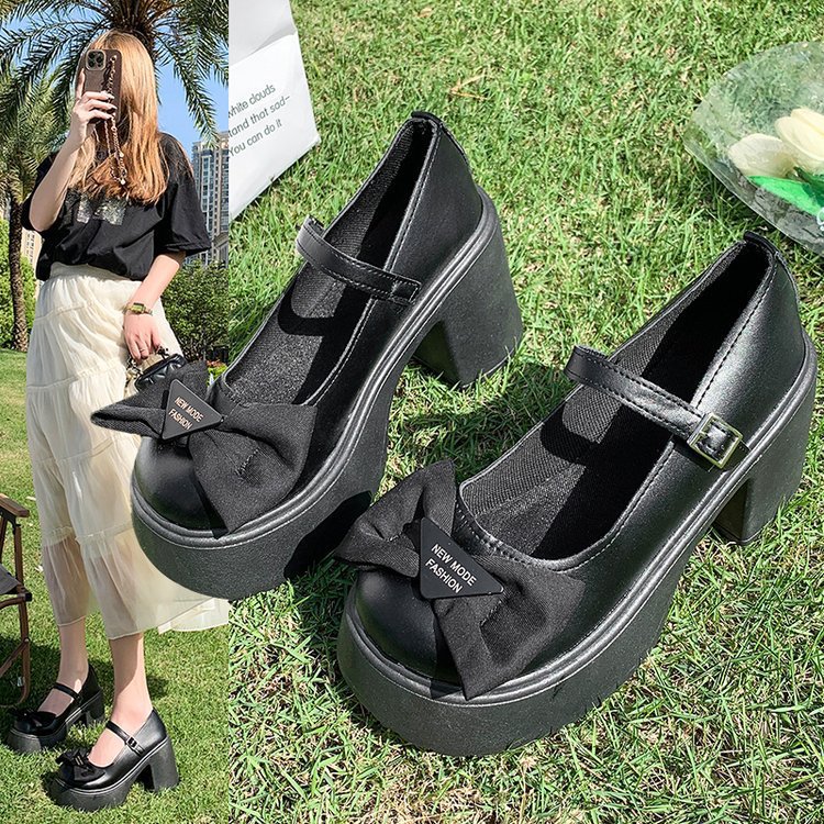 Thick-soled British white retro thick-soled small leather shoes for women's spring and autumn dress 2025 new style Mary Jane shallow opening single shoes full figure