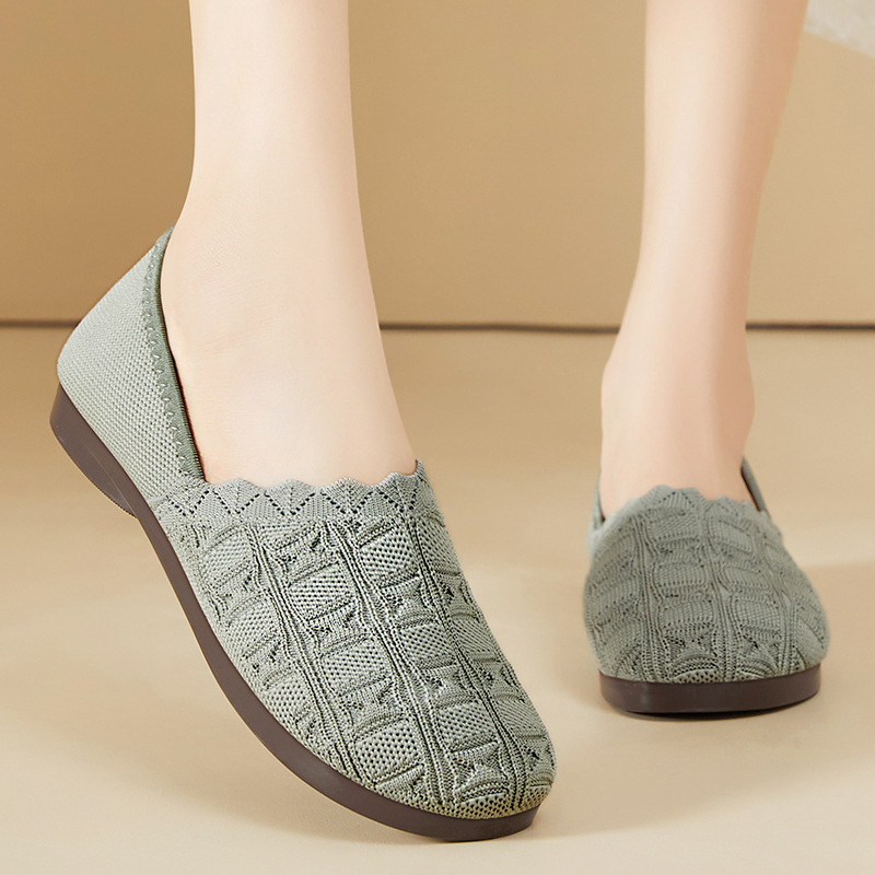 Women's casual shoes, one-step mom shoes, summer new style versatile lazy shoes, light, comfortable and not tiring to the feet, women's single shoes Application Scenario