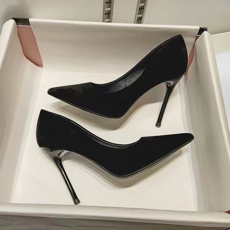 High-heeled women's 2025 new style popular suede fashionable and versatile autumn women's shoes, Korean version banquet thin heel pointed toe single shoes full figure